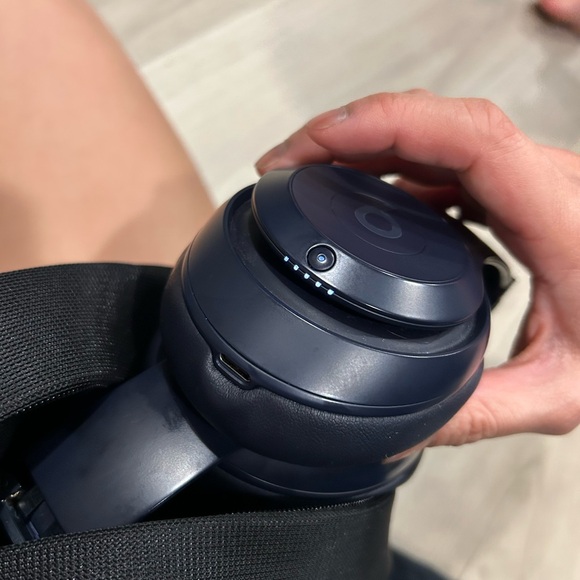Beats Studio Pro Navy Blue Wireless Noise Cancelling Headphones - Picture 12 of 14
